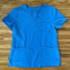 Figs scrub top